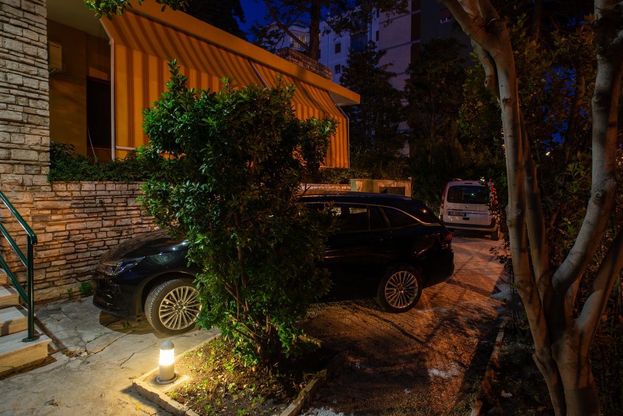 Villa Domus Salento Suites & Rooms Con Parcheggio Privato In Loco Lecce Dış mekan fotoğraf