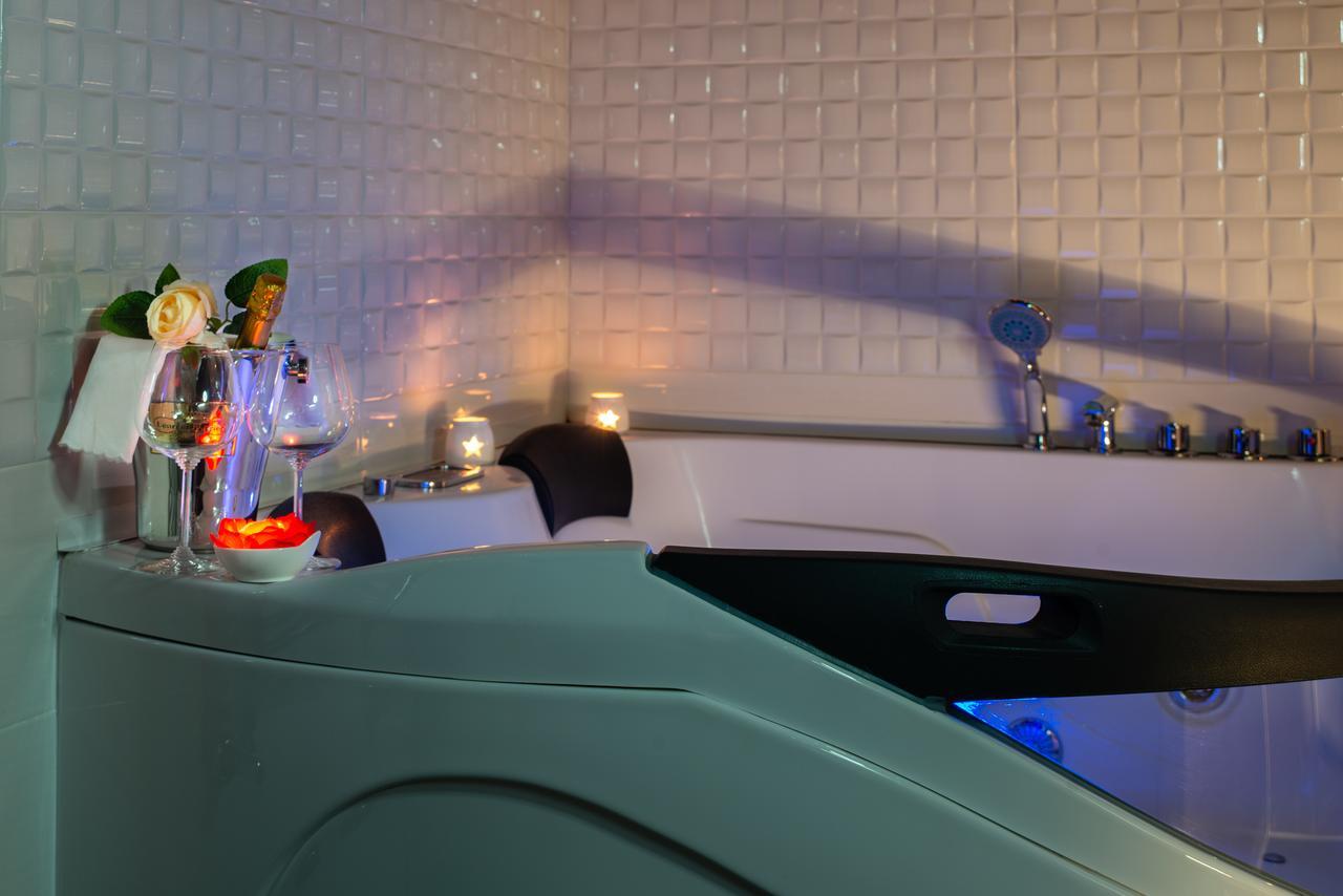 Villa Domus Salento Suites & Rooms Con Parcheggio Privato In Loco Lecce Dış mekan fotoğraf