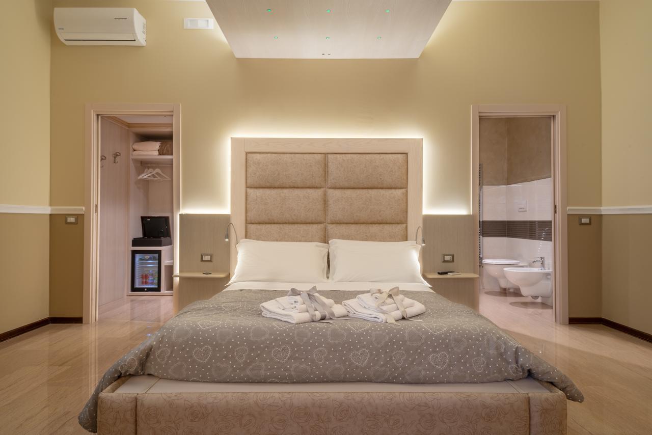 Villa Domus Salento Suites & Rooms Con Parcheggio Privato In Loco Lecce Dış mekan fotoğraf