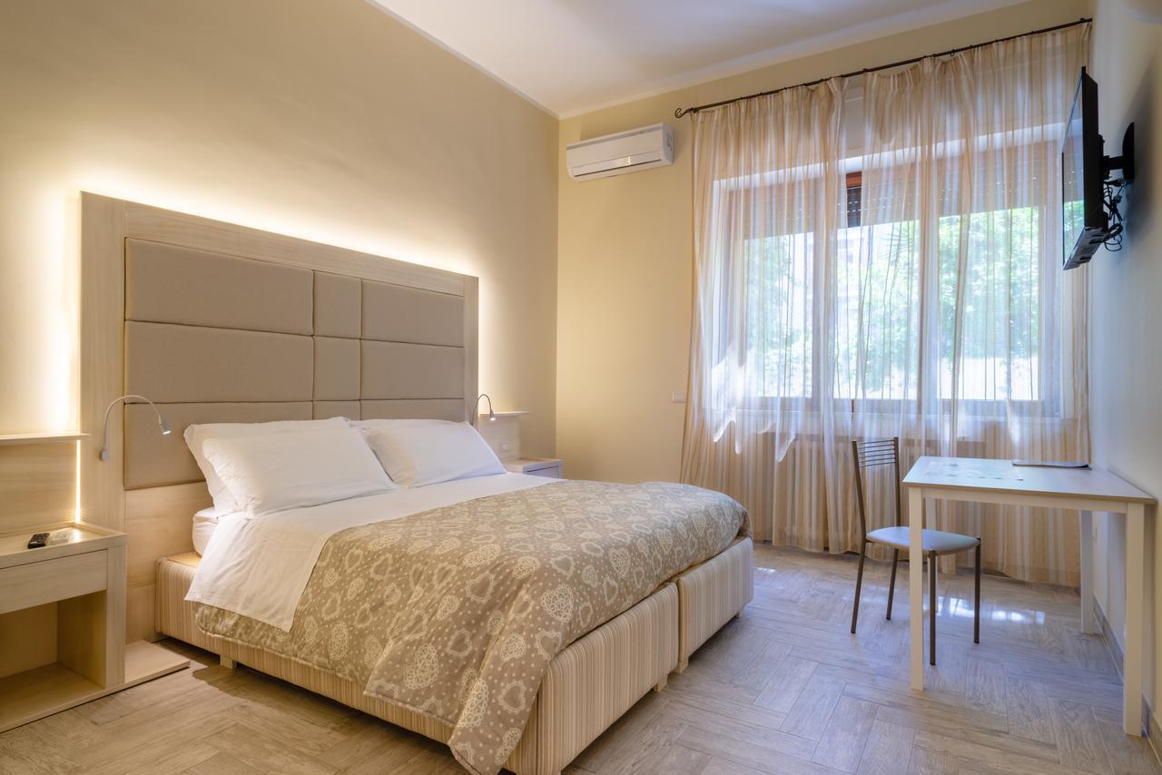 Villa Domus Salento Suites & Rooms Con Parcheggio Privato In Loco Lecce Dış mekan fotoğraf