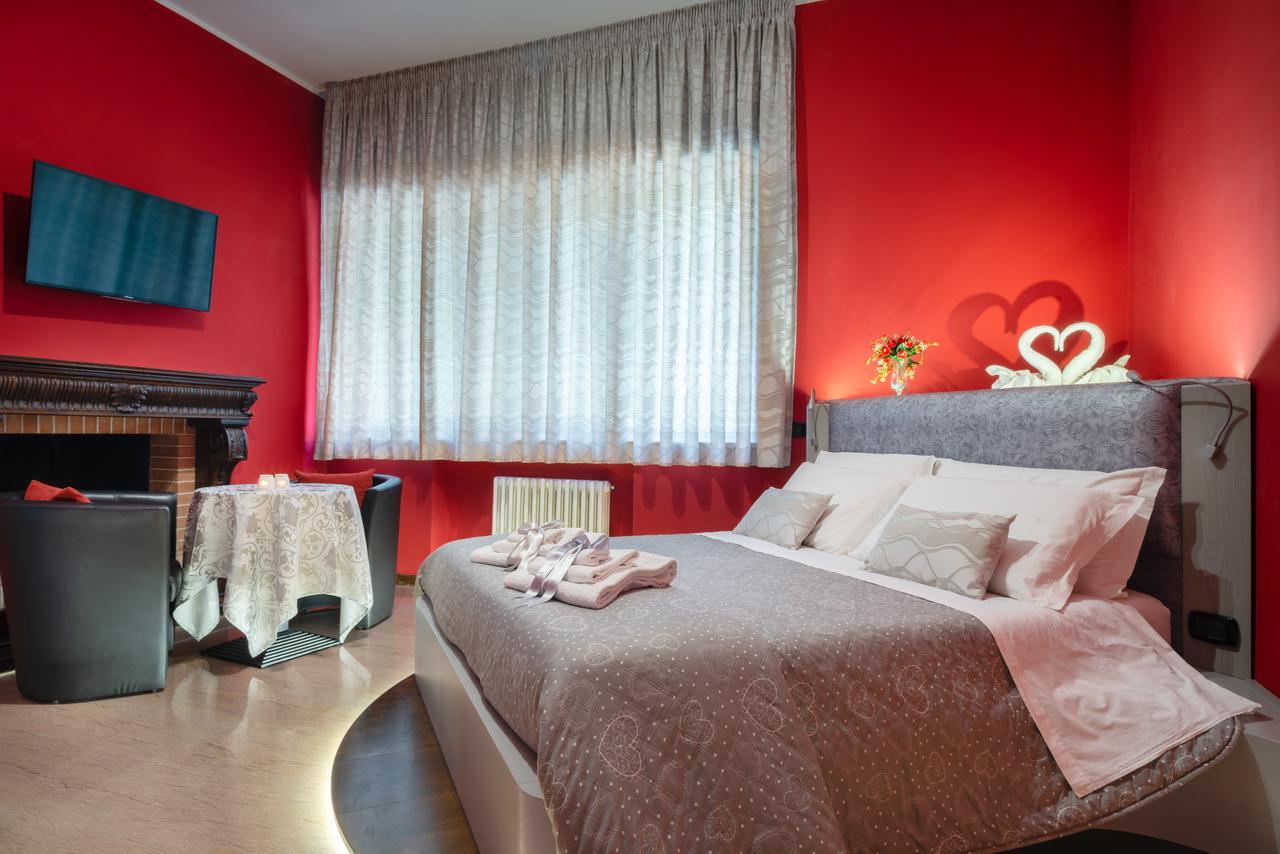 Villa Domus Salento Suites & Rooms Con Parcheggio Privato In Loco Lecce Dış mekan fotoğraf