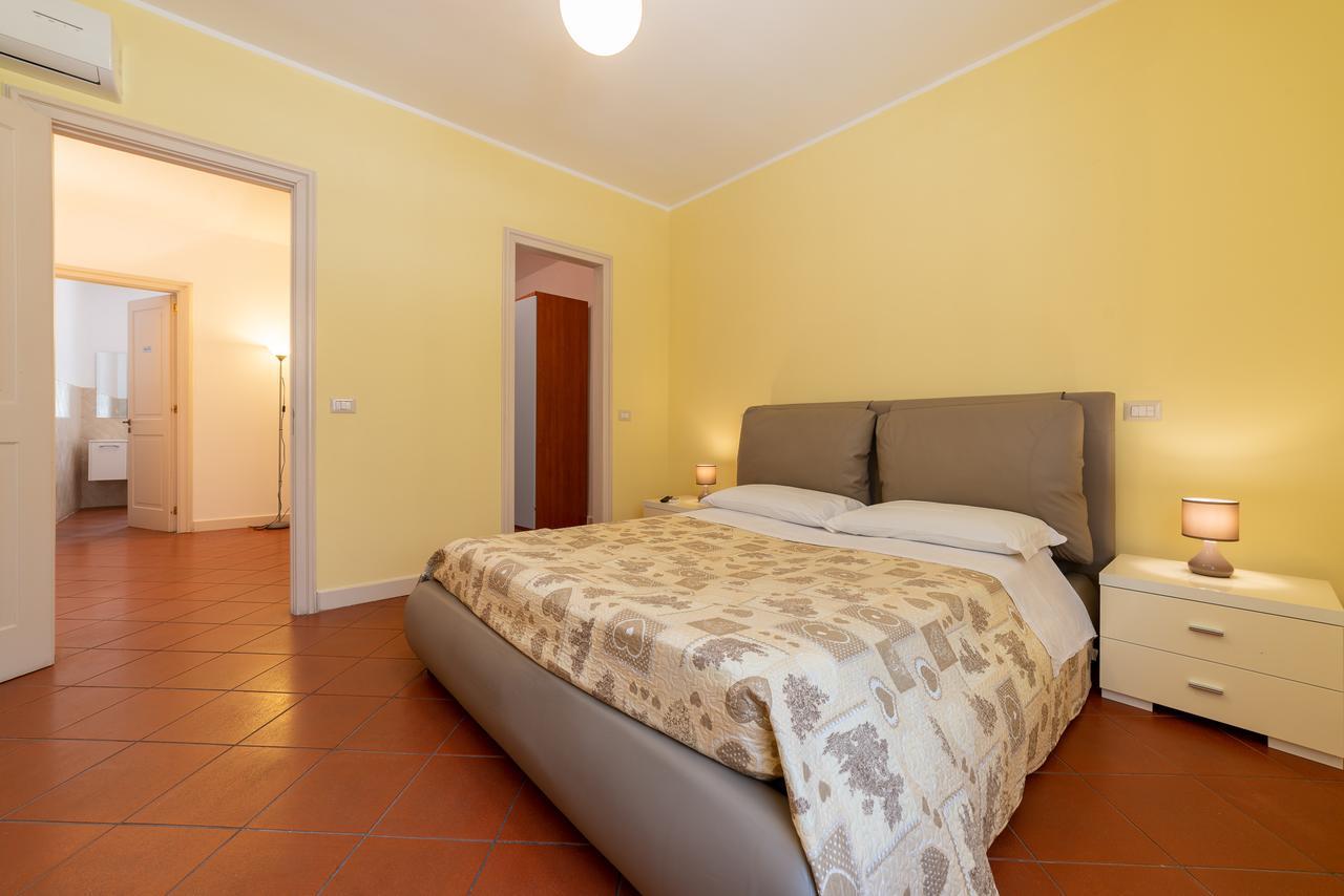 Villa Domus Salento Suites & Rooms Con Parcheggio Privato In Loco Lecce Dış mekan fotoğraf