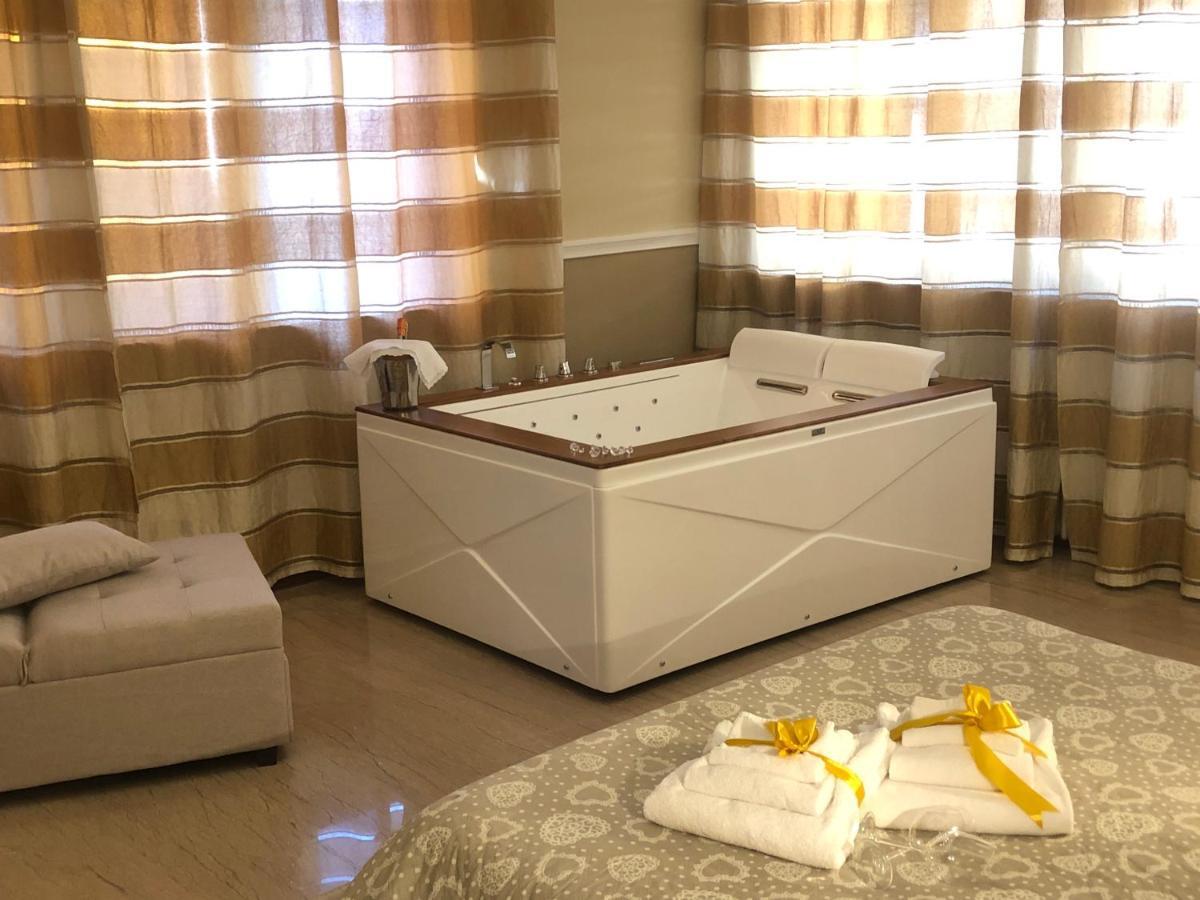 Villa Domus Salento Suites & Rooms Con Parcheggio Privato In Loco Lecce Dış mekan fotoğraf